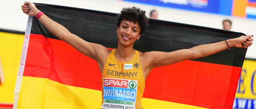 Malaika Mihambo freute sich über EM-Bronze im letzten Versuch.