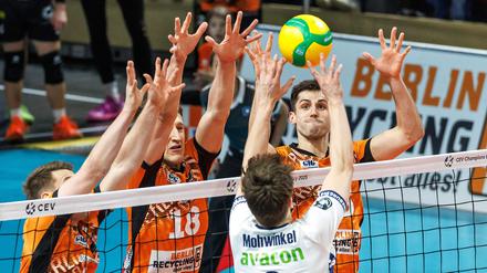 Die BR Volleys konnten die Angriffe der Lüneburger nur bedingt abwehren.