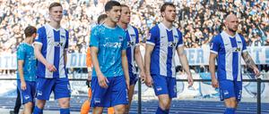 Sieger sehen anders aus. Gegen Schalke 04 kassierte Hertha BSC bereits die achte Heimniederlage der Saison.