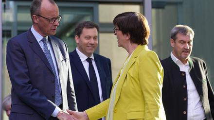 Die Sondierer von Union und SPD haben die Sondierung abgeschlossen und wollen nun detailierte Koalitionsverhandlungen aufnehmen. 