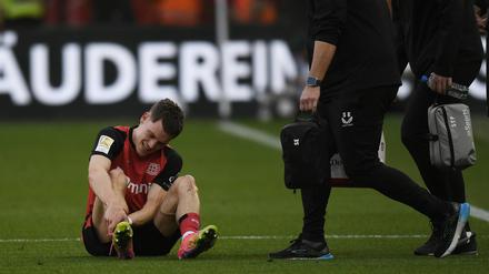 Florian Wirtz spielte gegen Bremen nur acht Minuten, dann musste er nach einem Foul von Mitchell Weiser verletzt ausgewechselt werden.
