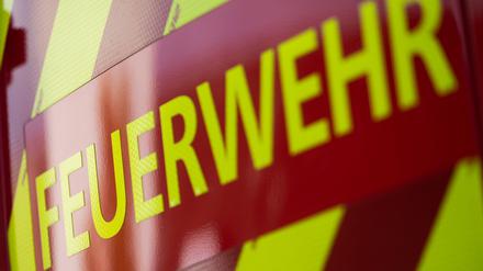 Feuerwehr im Großeinsatz in Eberswalde: Ein Dachstuhl in einem Wohnblock brennt. (Symbolbild)