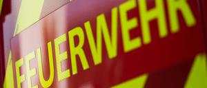 Feuerwehr im Großeinsatz in Eberswalde: Ein Dachstuhl in einem Wohnblock brennt. (Symbolbild)