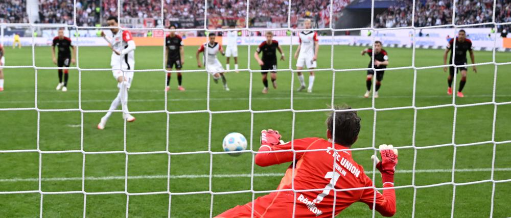 In der fünften Minute der Nachspielzeit rettete Frederik Rönnow Unions Vorsprung mit einem gehaltenen Elfmeter.