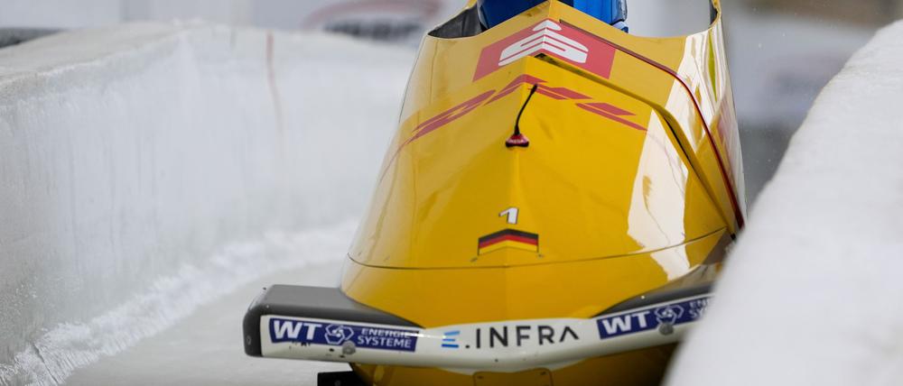 Francesco Friedrich (vorn) und Alexander Schüller führen zur Halbzeit der Zweierbob-WM in Lake Placid.