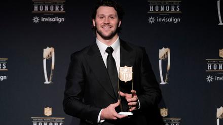 Josh Allen wurde erstmals zum MVP gewählt - das hat sich nun auch finanziell gelohnt für den Quarterback der Bills.