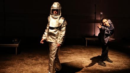 Theaterstück „Ein Mensch ist keine Fackel“. 