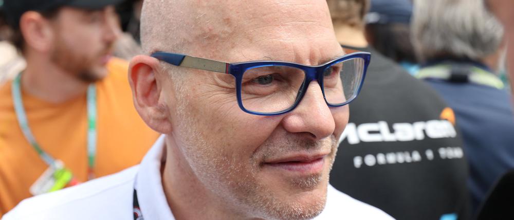 Dem ehemaligen Formel-1-Weltmeister Jacques Villeneuve passierte auf den Weg nach Australien ein Malheur.