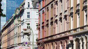 Hessen, Frankfurt/Main: Blick auf eine Häuserzeile im Nordend.