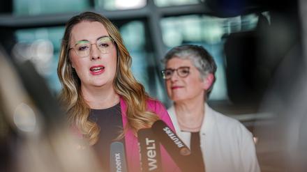 Die Fraktionsvorsitzenden der Grünen Katharina Dröge (l) und Britta Haßelmann