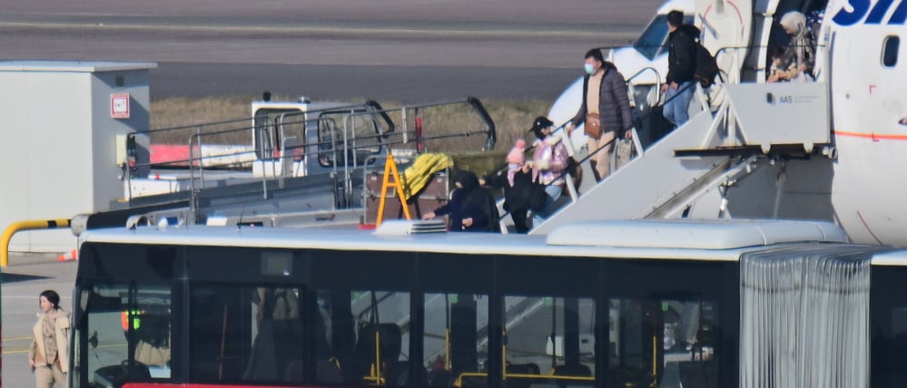 Im Flieger sollen auch sogenannte Ortskräfte sitzen, die in der Vergangenheit in Afghanistan die Bundeswehr unterstützt haben.