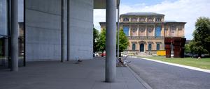 Blick von der Pinakothek der Moderne auf die Alte Pinakothek, die Ausstellungshäuser der Staatsgemäldesammlungen. 