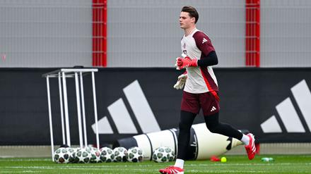 Vertritt Manuel Neuer: Jonas Urbig.