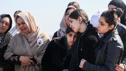 Beerdigung der Studentin Shinda Kisho in Latakia  