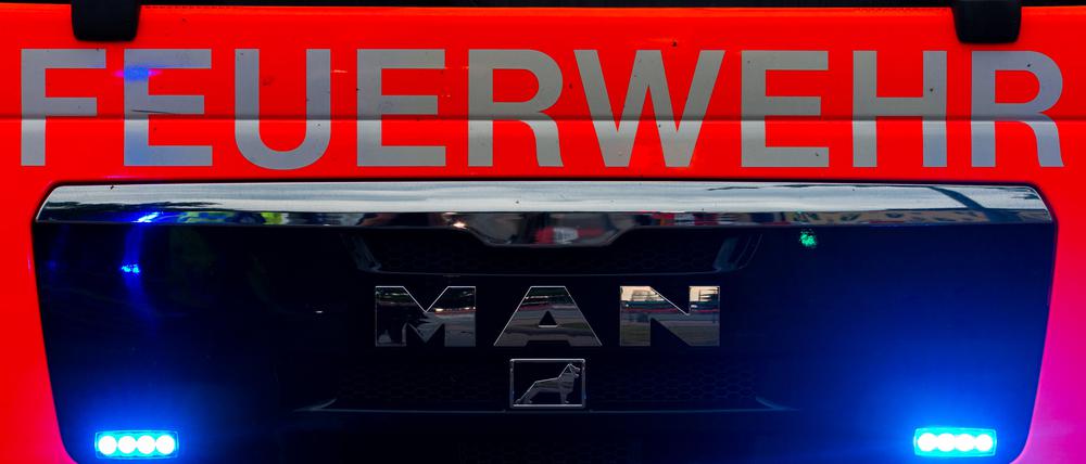 Ein Blick auf einen Einsatzwagen der Feuerwehr. (Symbolbild)