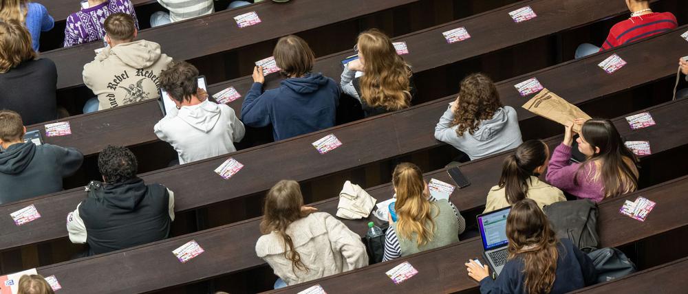 Etwa 2,8 Millionen Menschen studieren in Deutschland. (Symbolbild)