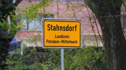 Wie wurde ein Wohnheim für Flüchtlinge in Stahnsdorf angegriffen? Die Staatsanwaltschaft ermittelt gegen drei Verdächtige wegen des Verdachts der gefährlichen Körperverletzung, macht aber keine weiteren Angaben zur Tat. (Archivbild)