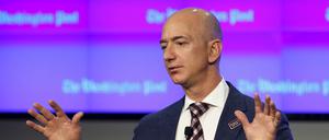 Jeff Bezos, Eigentümer der „Washington Post“, hält eine Rede bei der großen Eröffnung des Newsrooms der „Washington Post“ in Washington (Archivbild).