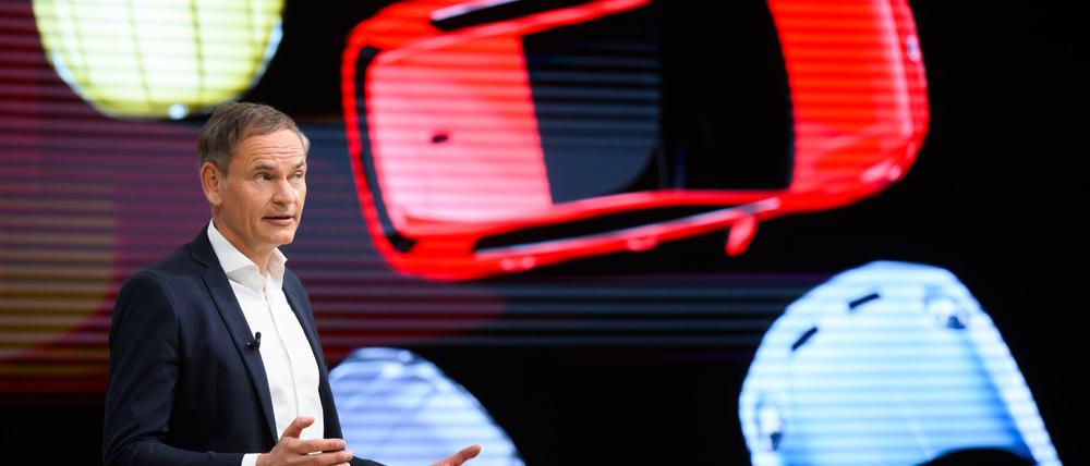 VW-Chef Blume verkündet einen Gewinneinbruch.