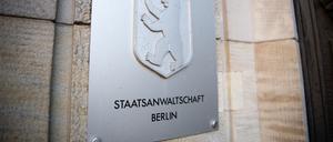 Die Staatsanwaltschaft hat nach Angriffen von Neonazis einen 24-Jährigen angeklagt. (Symbolbild) 