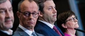 Markus Söder (l.-r.), Vorsitzender der CSU und Ministerpräsident von Bayern, Friedrich Merz, Kanzlerkandidat der Union, Fraktionsvorsitzender der Union und Bundesvorsitzender der CDU, Lars Klingbeil, Fraktionsvorsitzender und  Parteivorsitzender der SPD, und Saskia Esken, Parteivorsitzende der SPD, geben eine Pressekonferenz zu den Sondierungsgesprächen zwischen der Union und der SPD.