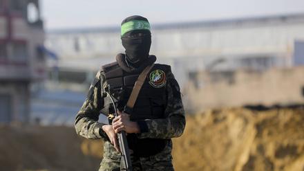 Ein Hamas-Kämpfer in Khan Yunis, Gaza.