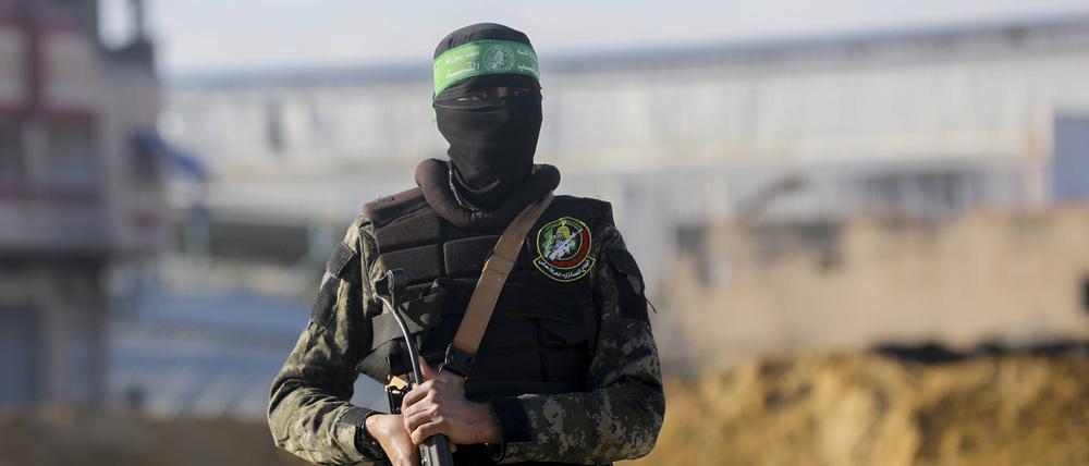 Ein Hamas-Kämpfer in Khan Yunis, Gaza.