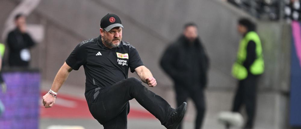Union-Trainer Steffen Baumgart wird gegen Bayern München nicht an der Seitenlinie stehen.