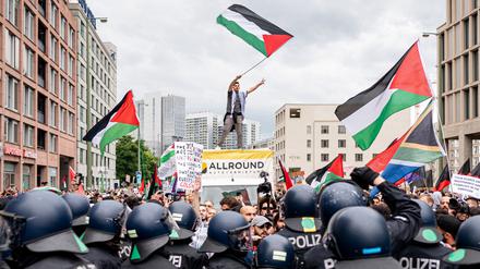 Gewaltdelikte, die als antisemitisch eingestuft werden, werden auch öfter bei Demonstrationen registriert. (Archivbild)