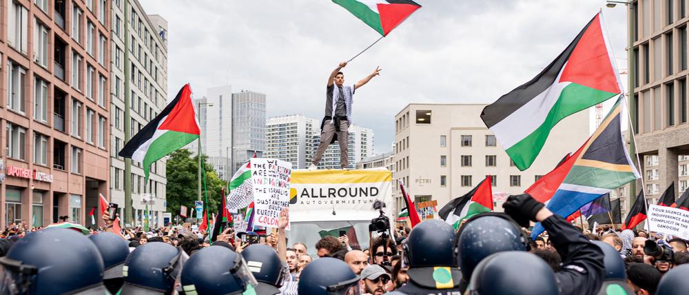 Gewaltdelikte, die als antisemitisch eingestuft werden, werden auch öfter bei Demonstrationen registriert. (Archivbild)