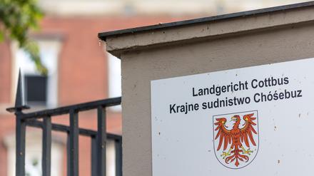 Am Landgericht in Cottbus wird gegen einen 44-Jährigen wegen mutmaßlichen Mordes an seiner Stieftochter verhandelt. (Symbolbild)