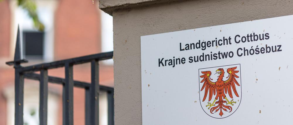 Am Landgericht in Cottbus wird gegen einen 44-Jährigen wegen mutmaßlichen Mordes an seiner Stieftochter verhandelt. (Symbolbild)