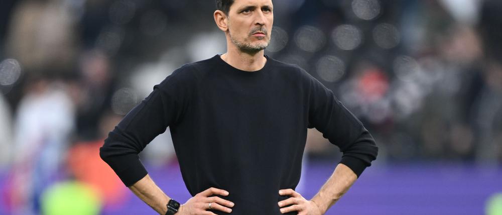 Trainer Dino Toppmöller hofft mit Eintracht Frankfurt in der Europa League auf ein Erfolgserlebnis gegen Ajax Amsterdam. 