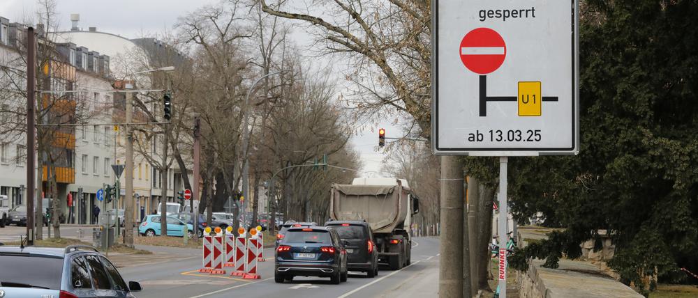 Heinrich Mann Allee in Potsdam ab dem 13.3. ab Friedhofsgasse stadteinwärts gesperrt.