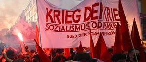 Die linke Demonstration zum 1. Mai zieht auch dieses Jahr wieder durch Kreuzberg und Neukölln. (Archivbild)
