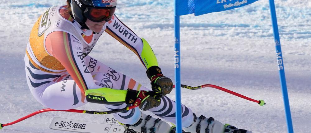 Emma Aicher düste im Super-G in La Thuile zu ihrem zweiten Weltcup-Sieg.