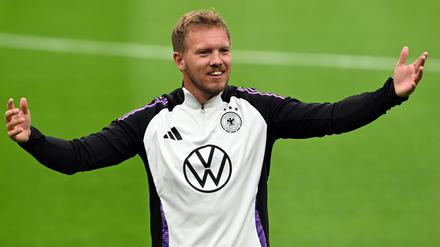 Der Bundestrainer stellt klare Forderungen an seinen ersten Länderspiel-Kader des Jahres. 