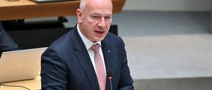 Der Regierende Bürgermeister Kai Wegner wurde im Parlament zur Bundesratsinitiative befragt.