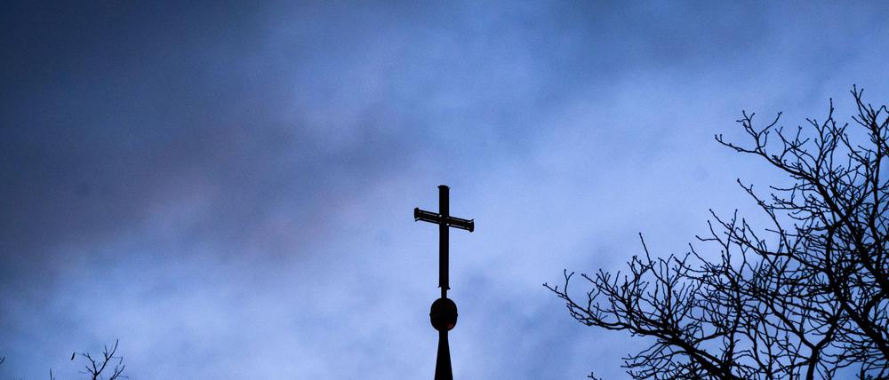 Eine Unabhängige Regionale Kommission zur Aufarbeitung sexualisierter Gewalt (URAK) in der Kirche und der Diakonie im Norden und Nordosten Deutschlands nimmt die Arbeit auf. (Symbolbild)