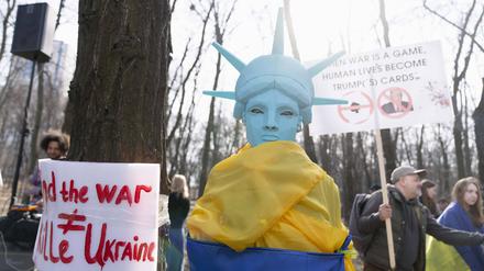 Proteste in Kiew für US-Hilfen.