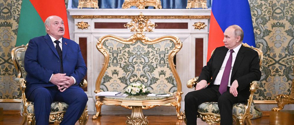 RUSSIA, MOSCOW - MARCH 13, 2025: Belarus President Alexander Lukashenko and his Russian counterpart Vladimir Putin hold a meeting at the Moscow Kremlin. Kristina Kormilitsyna/POOL/TASS PUBLICATIONxINxGERxAUTxONLY 79069616