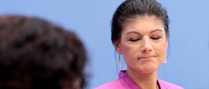 Sahra Wagenknecht (r), Spitzenkandidatin und Parteivorsitzende vom Bündnis Sahra Wagenknecht (BSW)