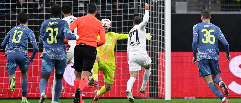 Eintracht Frankfurt steht im Viertelfinale der Europa League.