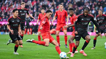 Das Hinspiel entschieden die Bayern klar für sich.