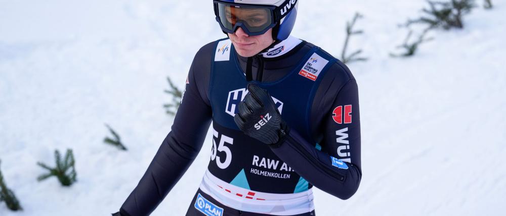 Andreas Wellinger würde lieber über Skispringen sprechen.