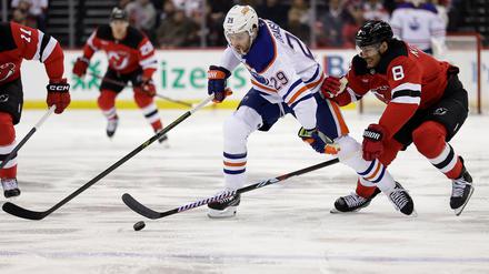 Leon Draisaitl setzt seine Scorer-Serie in der NHL fort.