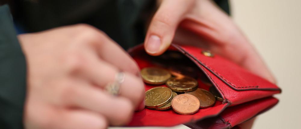 Höhere Preise machen Verbraucherinnen und Verbrauchern zu schaffen.