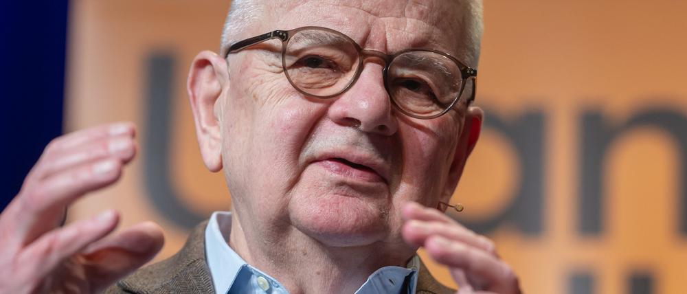 Joschka Fischer warnt vor unruhigen Zeiten.