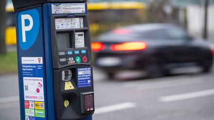 An Parkautomaten werden mit falschen QR-Codes Daten gesammelt. (Symbolbild)