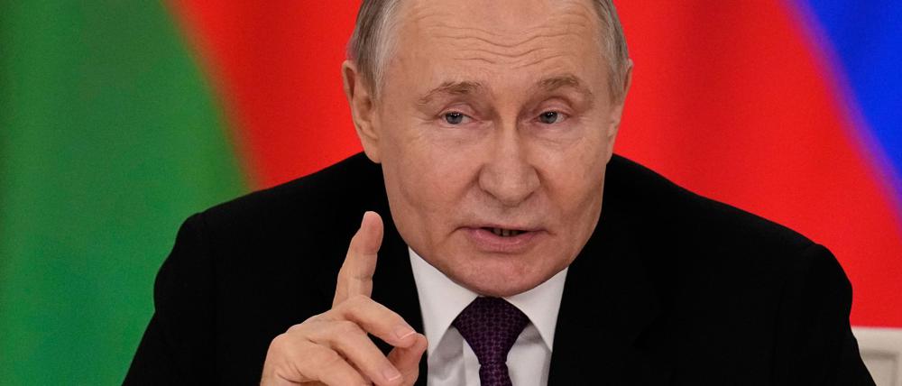 Putin sagt zu einer Waffenruhe in der Ukraine klar „Ja, aber“. 